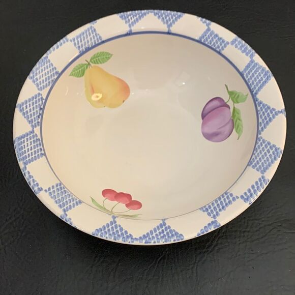 Pfaltzgraff USA Round Serving Bowl 9 Inches Round Cherries Plum Peaches Blue - Picture 1 of 7